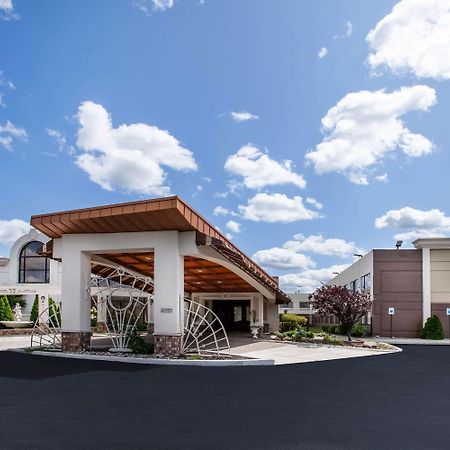 Days Inn & Suites By Wyndham Rochester Hills Mi Exteriér fotografie