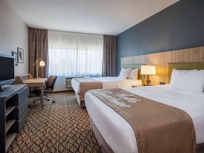 Days Inn & Suites By Wyndham Rochester Hills Mi Exteriér fotografie