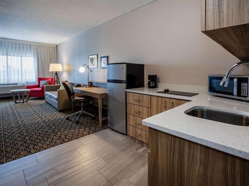 Days Inn & Suites By Wyndham Rochester Hills Mi Exteriér fotografie