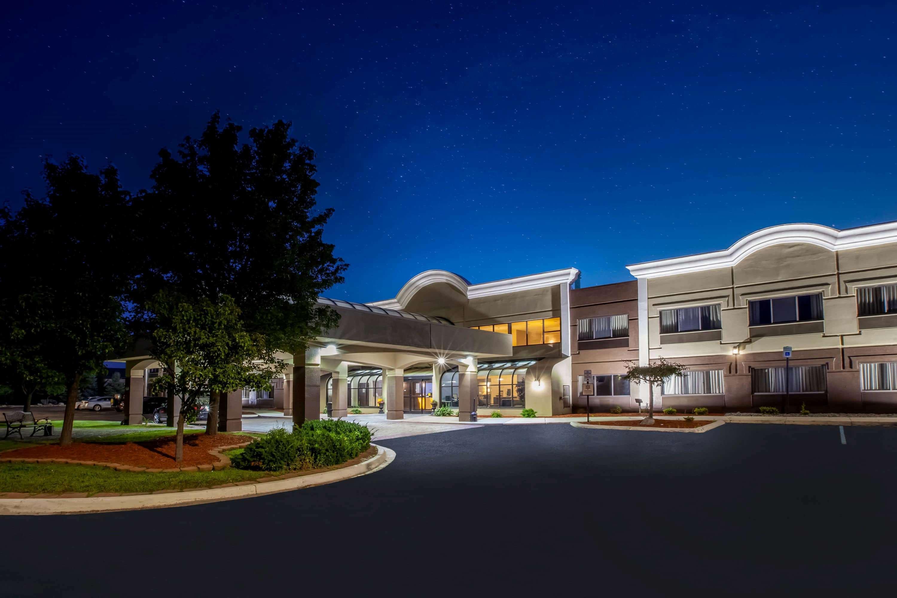 Days Inn & Suites By Wyndham Rochester Hills Mi Exteriér fotografie