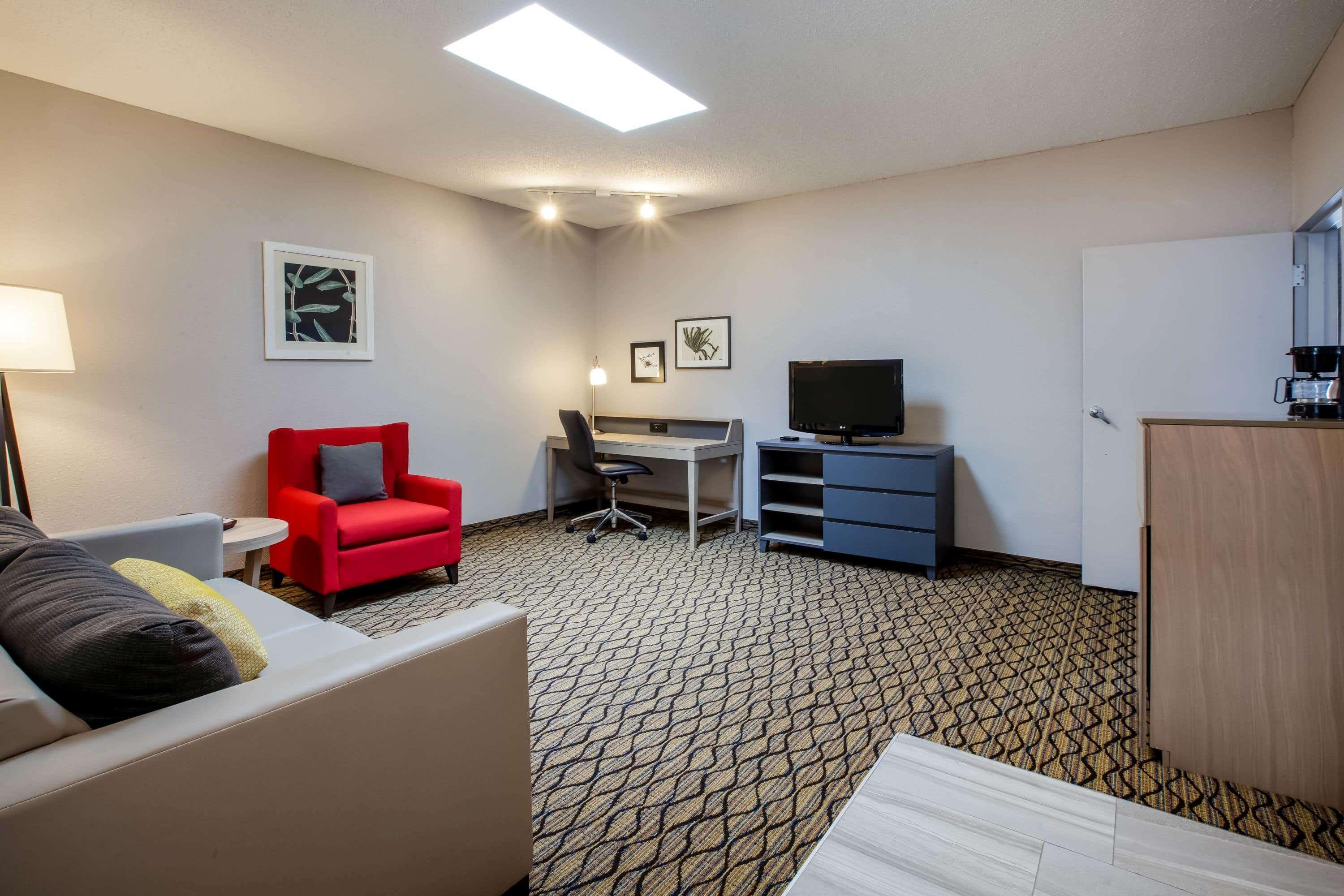 Days Inn & Suites By Wyndham Rochester Hills Mi Exteriér fotografie