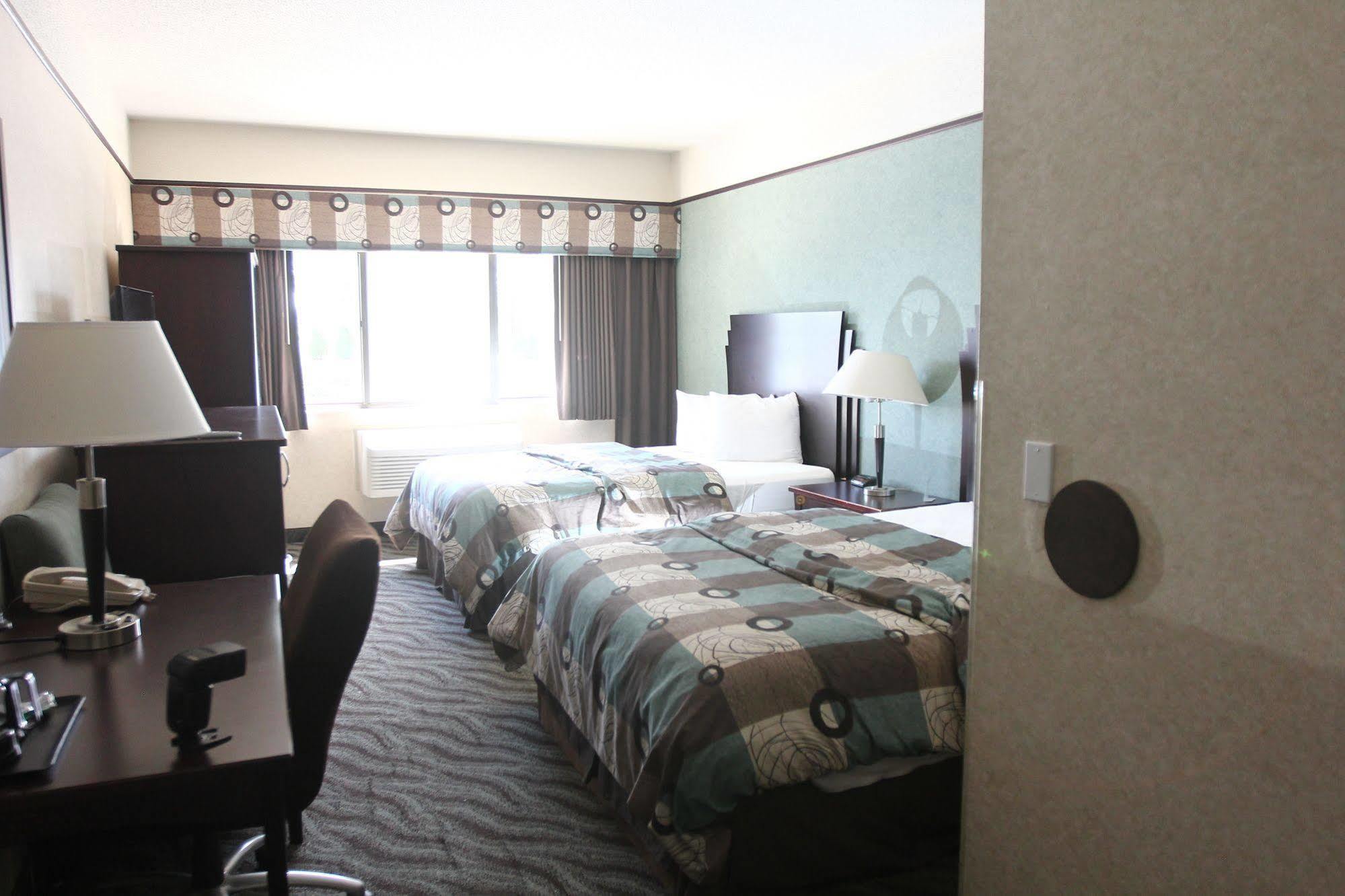 Days Inn & Suites By Wyndham Rochester Hills Mi Exteriér fotografie