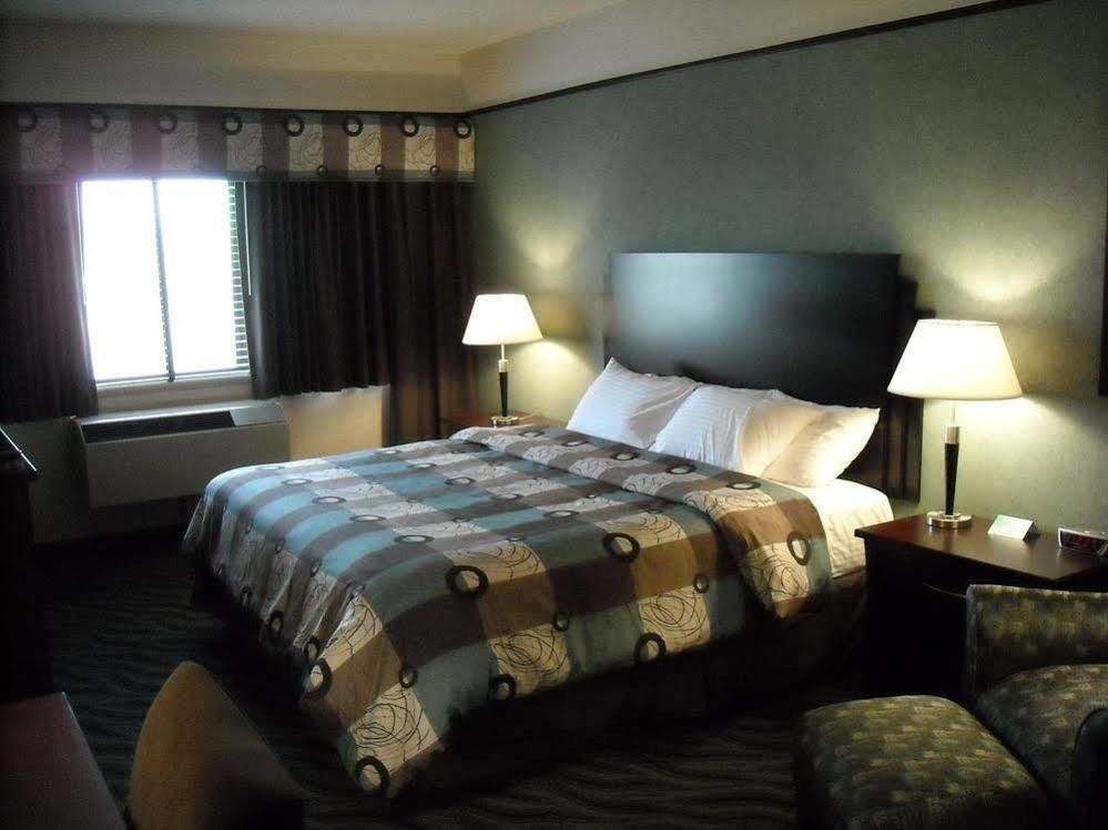 Days Inn & Suites By Wyndham Rochester Hills Mi Exteriér fotografie