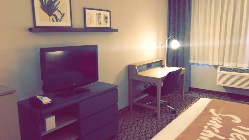 Days Inn & Suites By Wyndham Rochester Hills Mi Exteriér fotografie